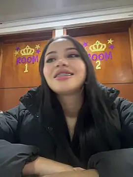 Snapshot of abbymnd chatting on December 10, 2024, 9:43 pm abbymnd online show from December 10, 2024, 9:43 pm