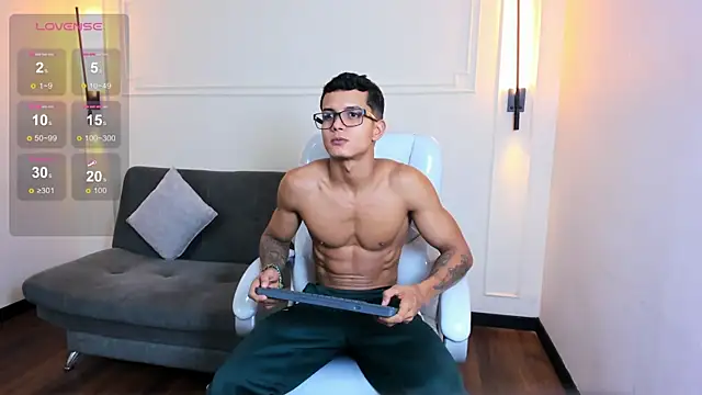 Snapshot of Paradise_boy_s chatting on November 10, 2025, 9:14 pm Paradise boy s online show from November 10, 2025, 9:14 pm