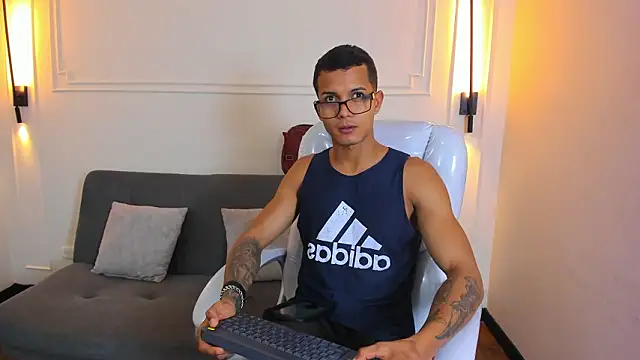 Paradise boy s online show from February 18, 2026, 11:11 pm