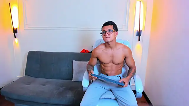 Paradise boy s online show from March 31, 2026, 5:57 pm