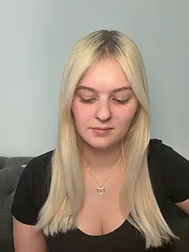 Allylove03 online show from April 13, 2026, 2:11 pm