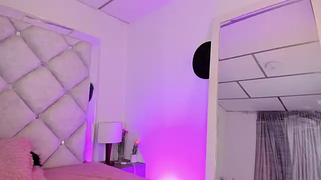 Snapshot of alessiaferry chatting on February 20, 2026, 5:02 pm alessiaferry online show from February 20, 2026, 5:02 pm