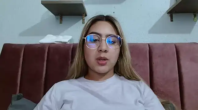 Miabonnett  online show from January 15, 2025, 9:09 pm