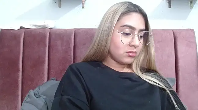 Miabonnett  online show from January 16, 2025, 9:08 pm