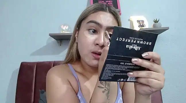 Miabonnett  online show from January 17, 2025, 2:28 pm