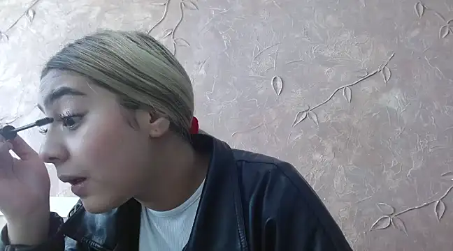 Miabonnett  online show from January 20, 2025, 1:11 pm