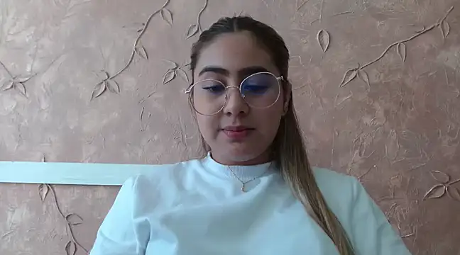 Miabonnett  online show from January 23, 2025, 4:15 pm