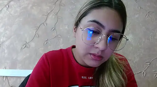 Miabonnett  online show from March 11, 2025, 6:19 pm