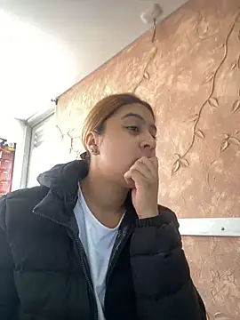 Miabonnett  online show from September 16, 2025, 11:55 am