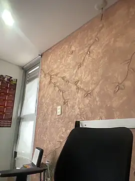 Miabonnett  online show from December 17, 2025, 12:11 pm