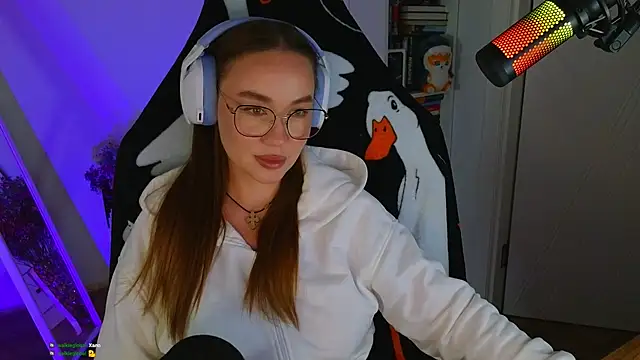 Emili1- online show from March 22, 2025, 1:08 pm