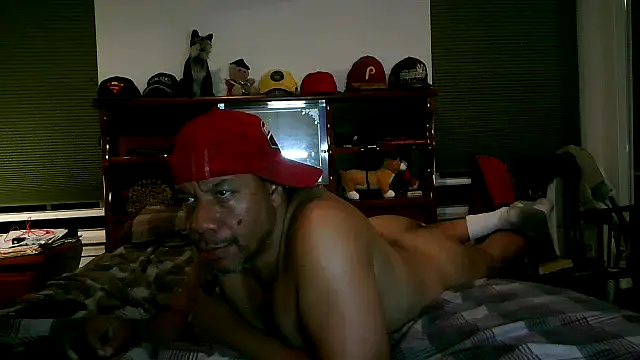 Snapshot of pimpdaddy4ever chatting on October 24, 2025, 6:54 am pimpdaddy4ever online show from October 24, 2025, 6:54 am