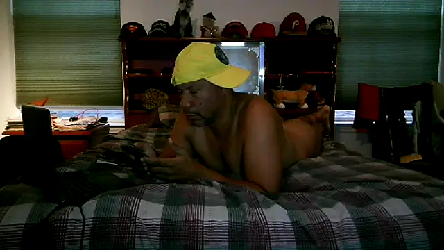 Snapshot of pimpdaddy4ever chatting on October 29, 2025, 11:45 am pimpdaddy4ever online show from October 29, 2025, 11:45 am