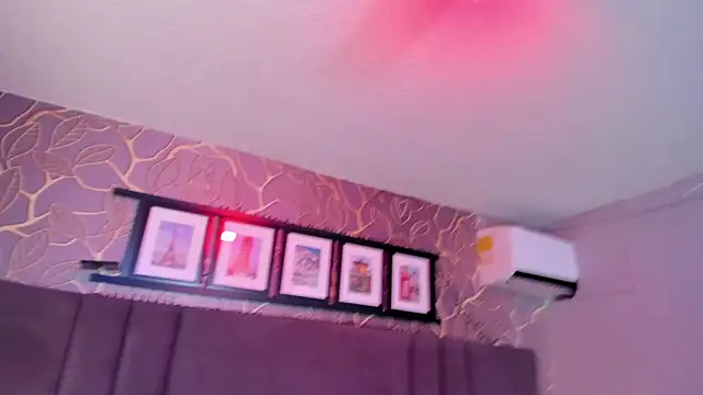 selene tylor  online show from January 3, 2025, 4:11 am