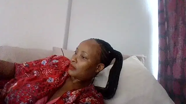 BabeAssXX online show from November 5, 2025, 2:28 pm