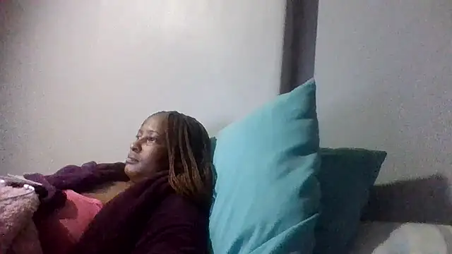 BabeAssXX online show from April 12, 2026, 5:29 pm