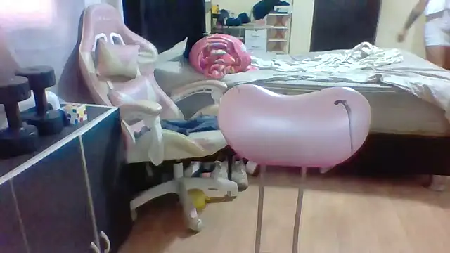 Snapshot of Jennxdolls chatting on February 15, 2025, 4:45 pm Jennxdolls online show from February 15, 2025, 4:45 pm