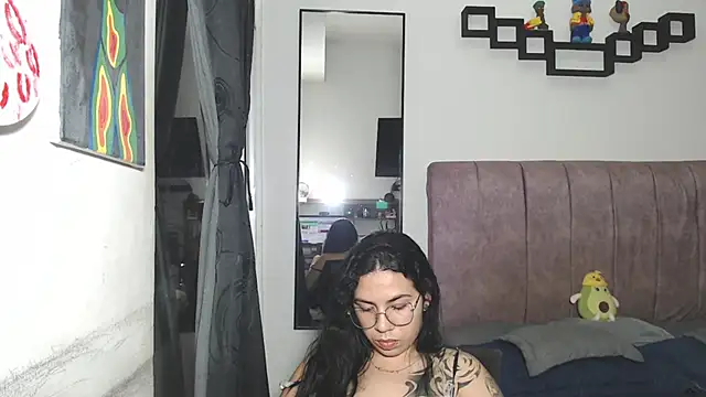 Snapshot of Liza_Thurner chatting on September 19, 2025, 3:08 am Liza Thurner online show from September 19, 2025, 3:08 am