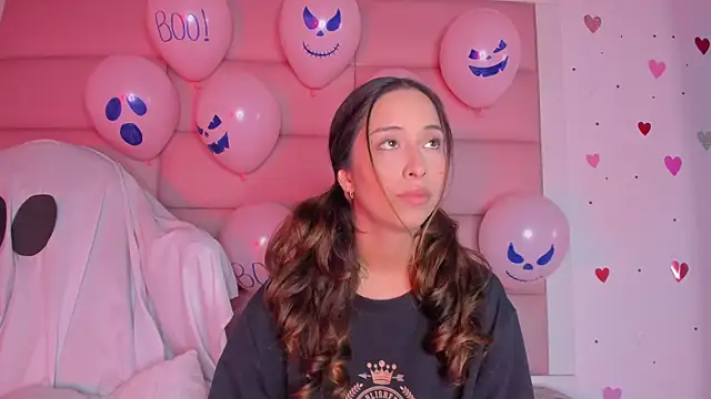 little-Emma online show from October 13, 2025, 12:21 am