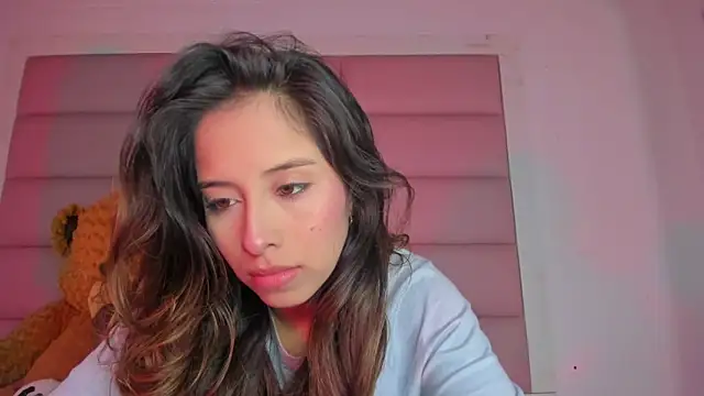 little-Emma online show from December 14, 2025, 3:12 am