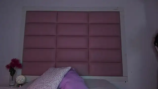 little-Emma online show from January 7, 2026, 3:09 am