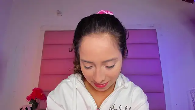 little-Emma online show from January 12, 2026, 3:34 am