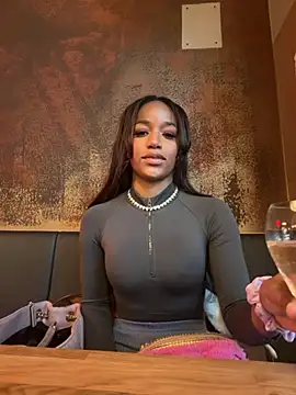 Black Dolll online show from April 4, 2026, 11:18 am