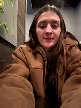 Snapshot of emilysue1 chatting on December 14, 2025, 5:02 am emilysue1 online show from December 14, 2025, 5:02 am