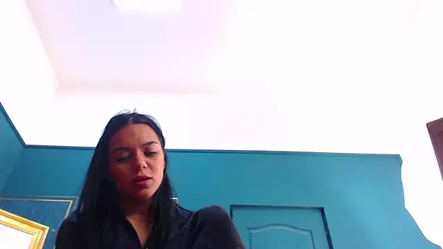 Snapshot of SerenaXMendez chatting on January 1, 2025, 10:43 am SerenaXMendez online show from January 1, 2025, 10:43 am