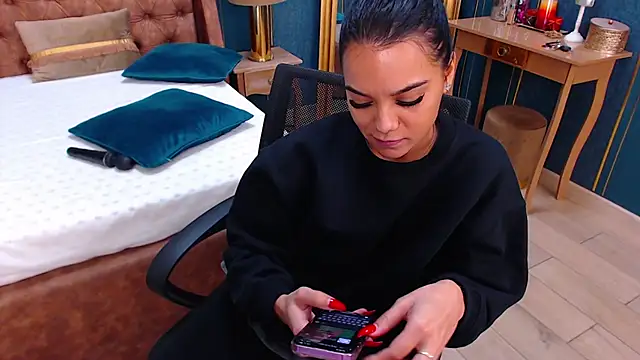 Snapshot of SerenaXMendez chatting on January 25, 2025, 12:58 pm SerenaXMendez online show from January 25, 2025, 12:58 pm