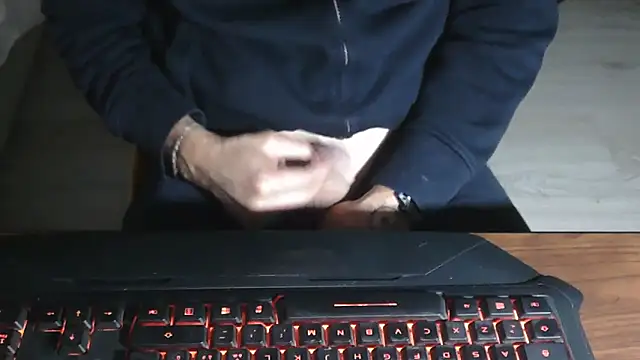 Adri gard online show from October 26, 2025, 8:59 pm