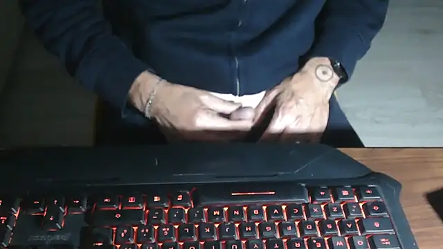 Adri gard online show from October 27, 2025, 9:30 pm