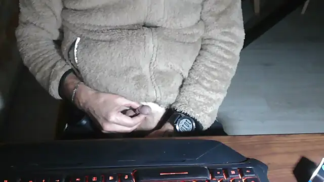 Adri gard online show from December 2, 2025, 9:10 pm