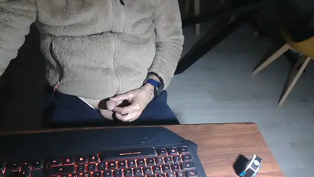 Adri gard online show from March 17, 2026, 9:18 pm