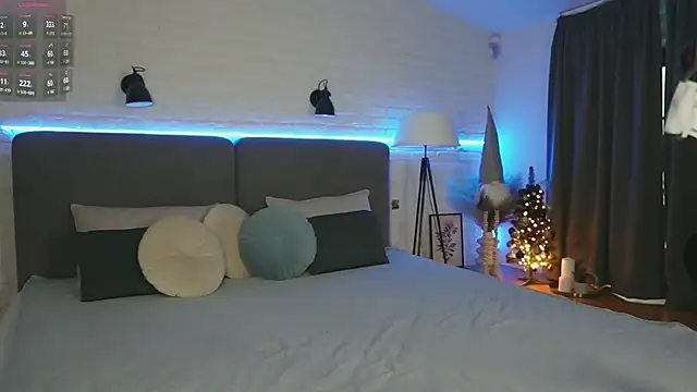 Viola  moon online show from December 27, 2024, 12:56 pm