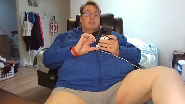 wvalentino online show from December 6, 2024, 10:08 pm