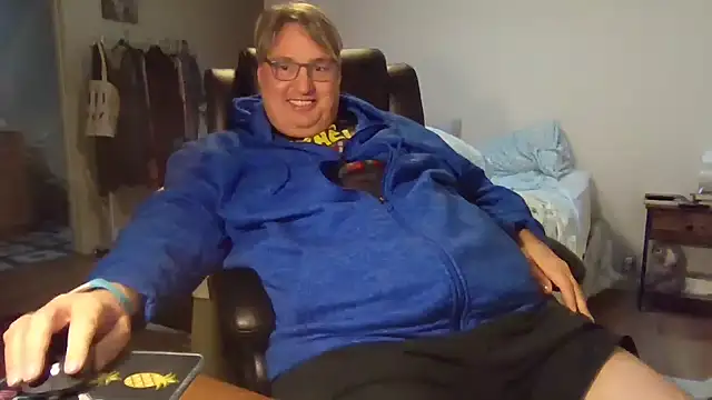 wvalentino online show from February 2, 2025, 11:21 pm