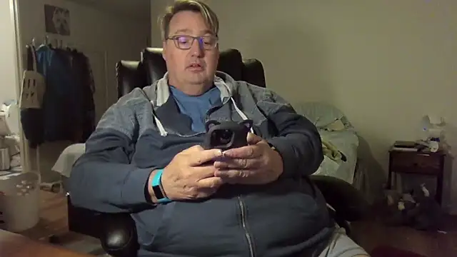 wvalentino online show from February 25, 2025, 4:46 am