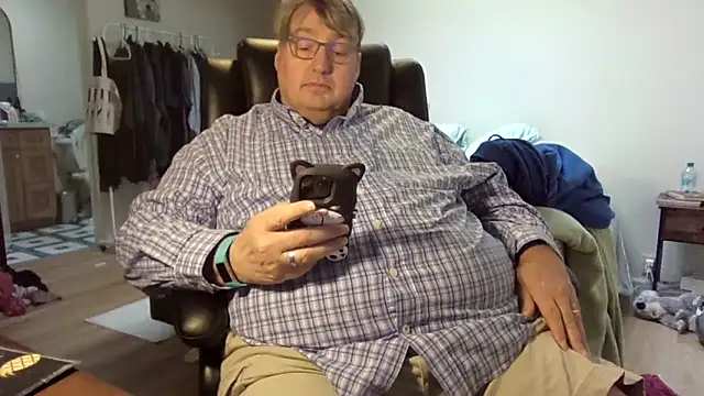 wvalentino online show from March 6, 2025, 8:48 pm