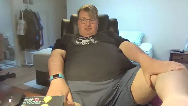 wvalentino online show from March 13, 2025, 5:28 pm