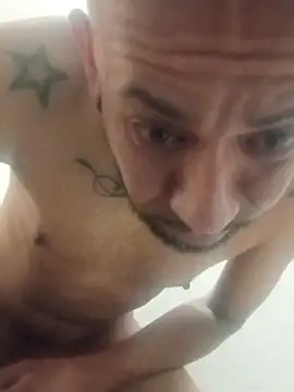 pineda1689 online show from April 13, 2026, 4:56 pm