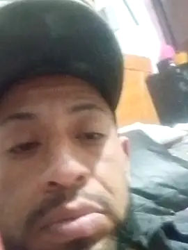 pineda1689 online show from April 21, 2026, 11:18 pm