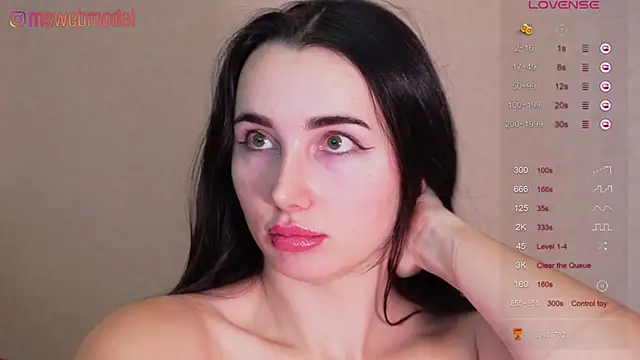 Snapshot of Ann_divine chatting on December 22, 2024, 4:39 am Ann divine online show from December 22, 2024, 4:39 am