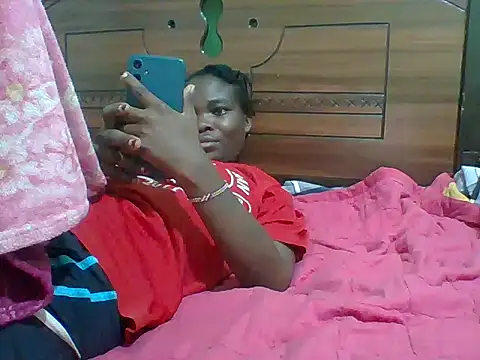 sexxyqueenn22 online show from October 4, 2025, 2:04 pm