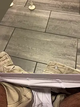 michifolli92 online show from March 3, 2025, 3:20 pm