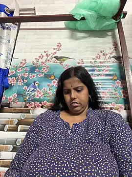 Snapshot of Beauty-queen chatting on March 6, 2025, 10:20 am Beauty-queen online show from March 6, 2025, 10:20 am