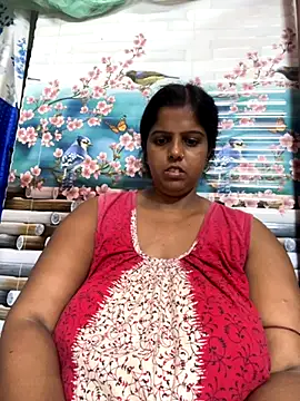 Snapshot of Beauty-queen chatting on October 15, 2025, 10:37 am Beauty-queen online show from October 15, 2025, 10:37 am