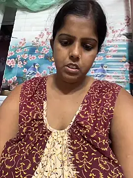 Snapshot of Beauty-queen chatting on October 16, 2025, 10:27 am Beauty-queen online show from October 16, 2025, 10:27 am