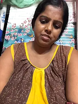 Snapshot of Beauty-queen chatting on October 28, 2025, 10:30 am Beauty-queen online show from October 28, 2025, 10:30 am