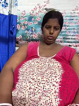 Snapshot of Beauty-queen chatting on April 19, 2026, 3:11 pm Beauty-queen online show from April 19, 2026, 3:11 pm